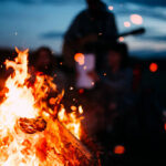 am Lagerfeuer